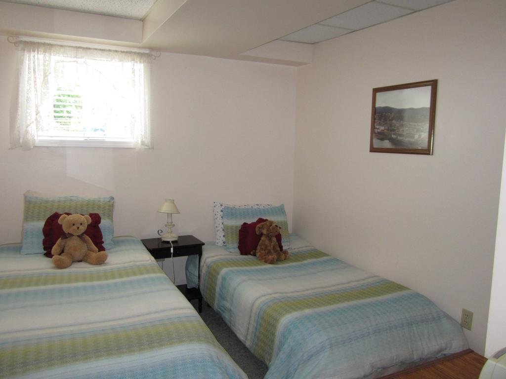 Casey'S Bed & Breakfast Whitehorse Rum bild