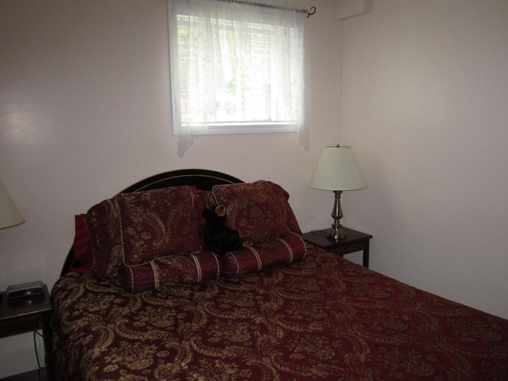 Casey'S Bed & Breakfast Whitehorse Rum bild