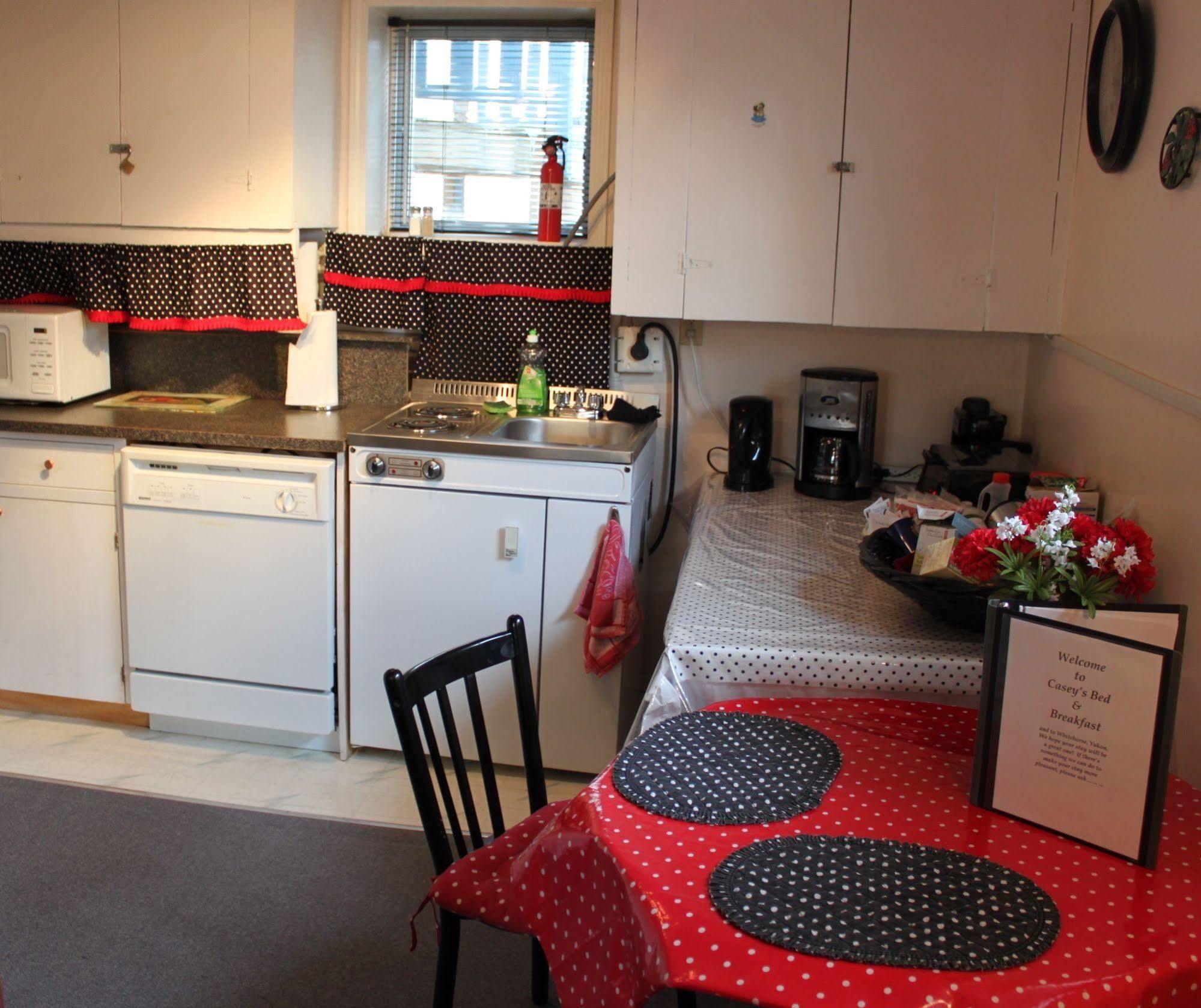 Casey'S Bed & Breakfast Whitehorse Exteriör bild