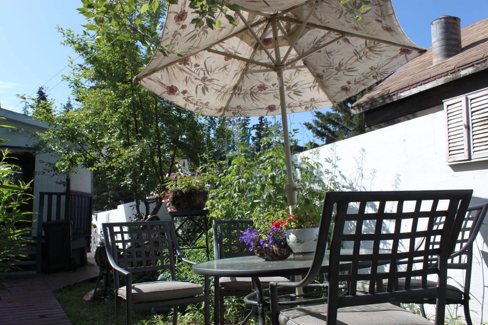 Casey'S Bed & Breakfast Whitehorse Exteriör bild